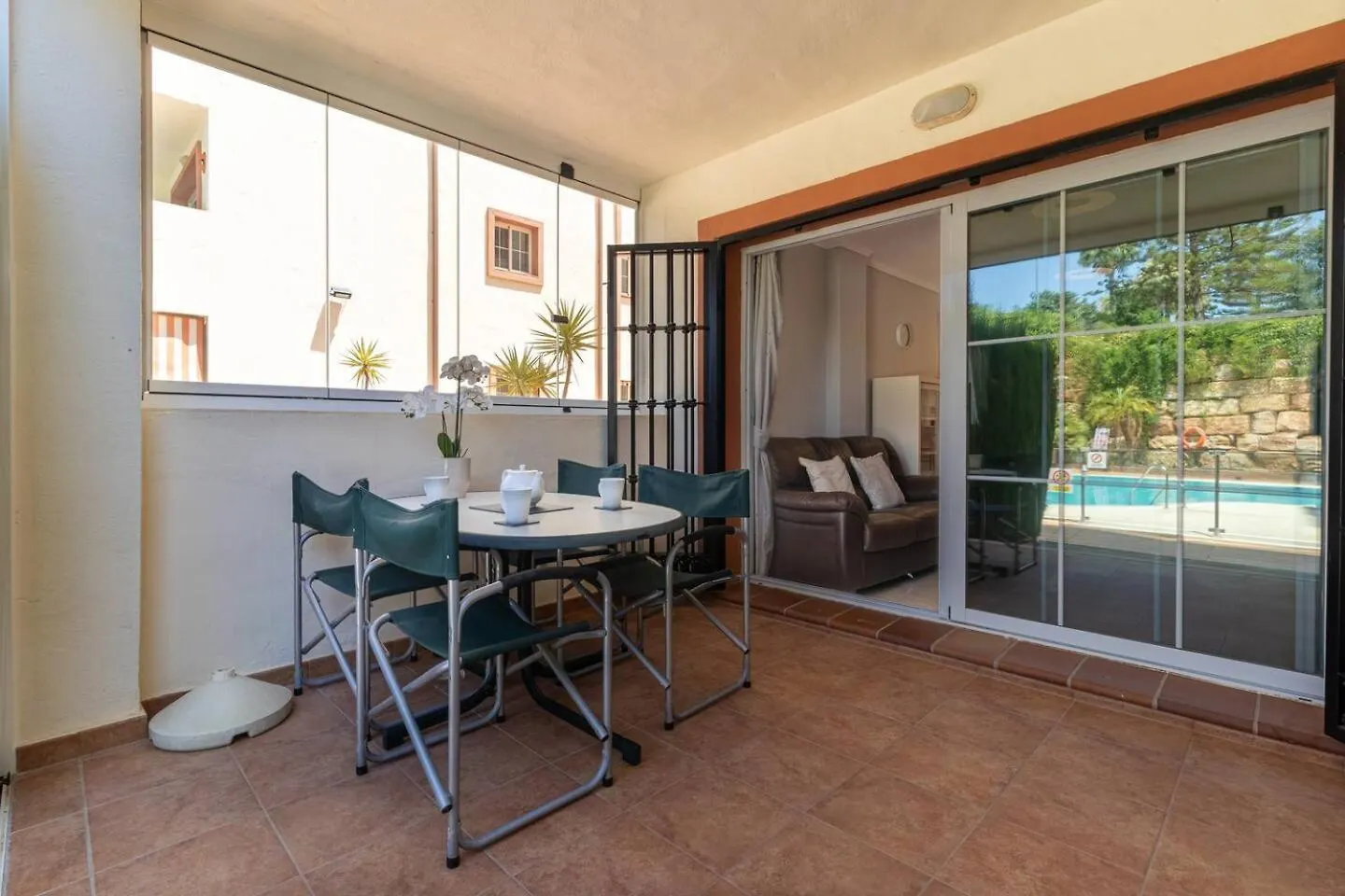 Mijas Golf 3-Bed Ground Floor Direct Pool Access Apartment Santa Fe de los Boliches